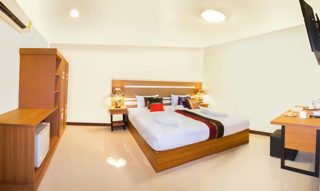 Patong Pool House Aparthotel Room photo