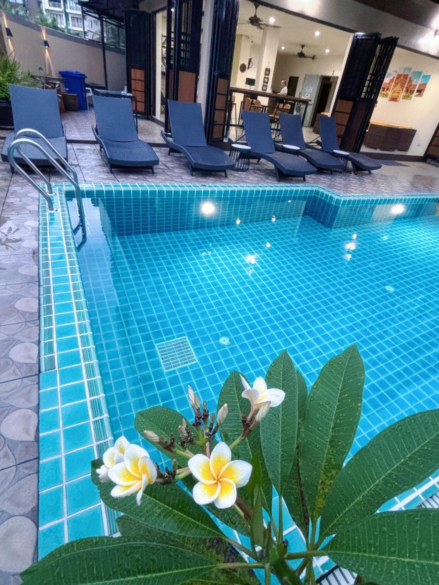Patong Pool House Aparthotel Exterior photo