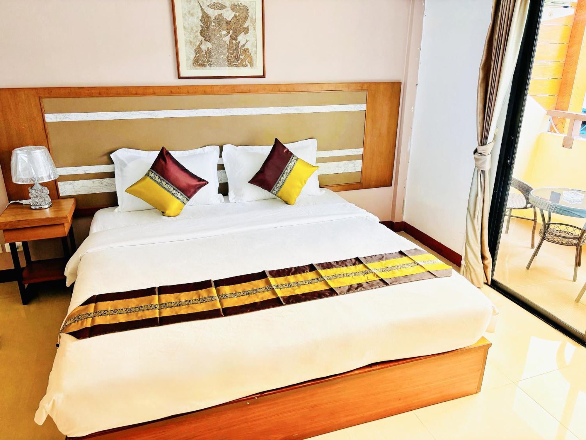 Patong Pool House Aparthotel Exterior photo