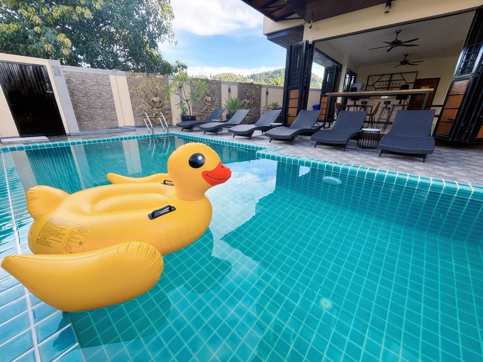 Patong Pool House Aparthotel Exterior photo