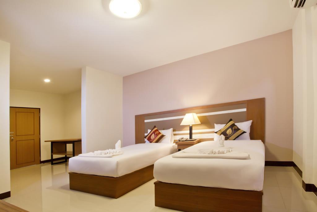 Patong Pool House Aparthotel Exterior photo