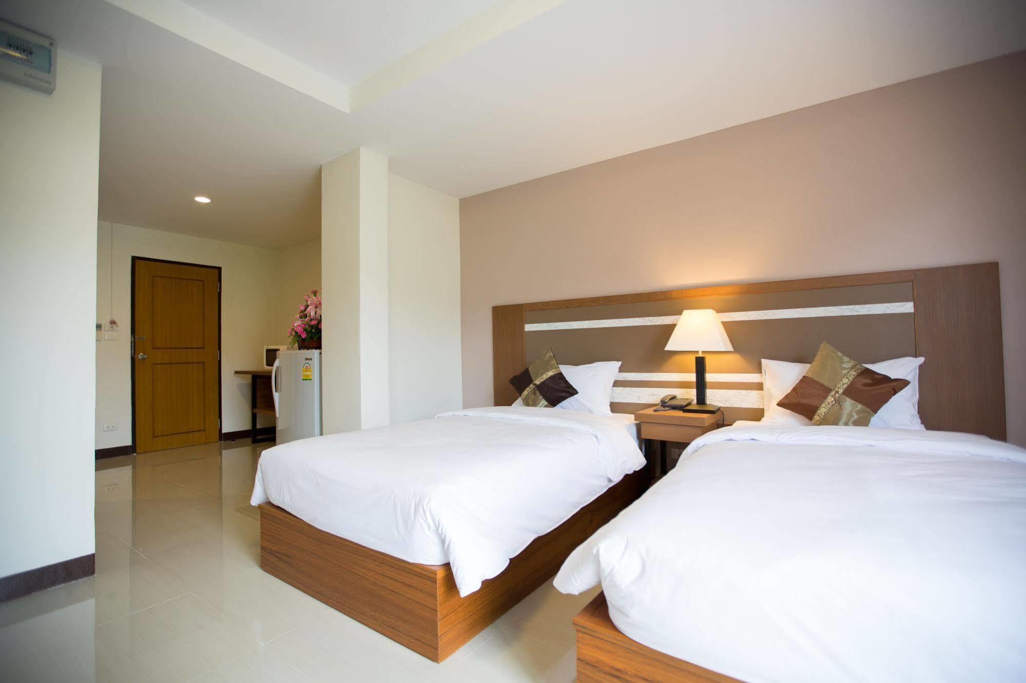 Patong Pool House Aparthotel Exterior photo