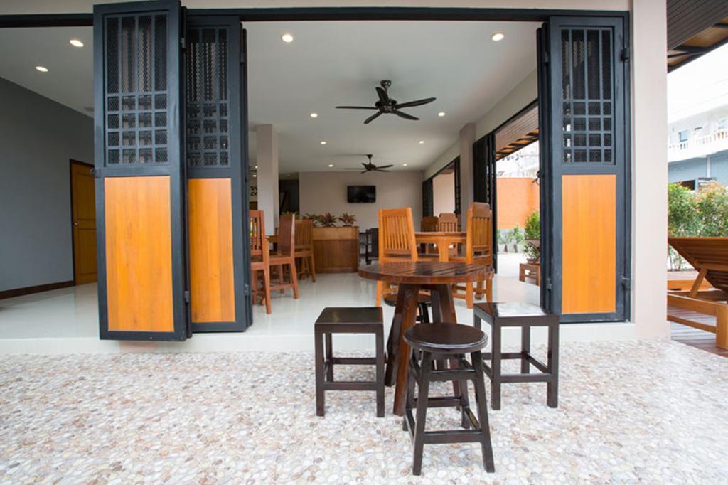 Patong Pool House Aparthotel Exterior photo